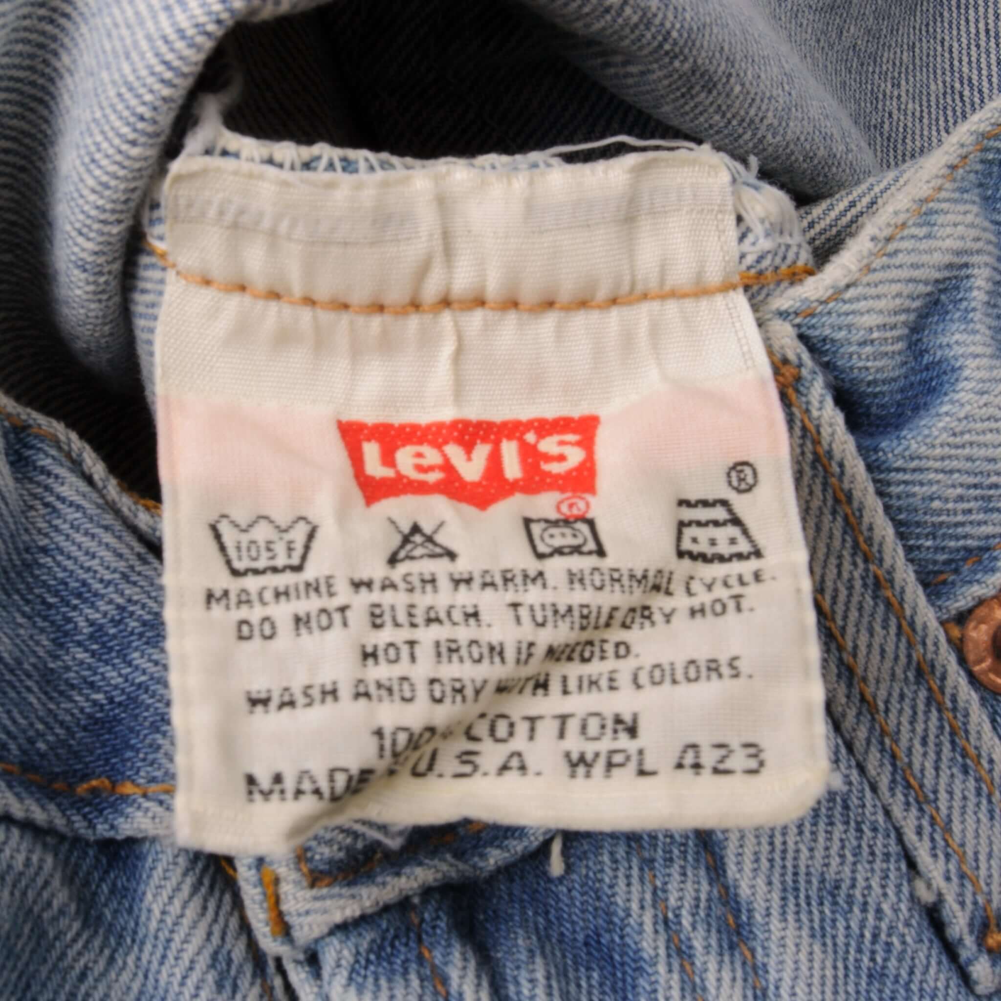 Beautiful Beige Levis 501 Jeans 1993 Made in USA.  Size on Tag 30X32  Back Button #695Beautiful Blue Levis 501 Jeans 1993   Size on Tag 31X32  Back Button #913