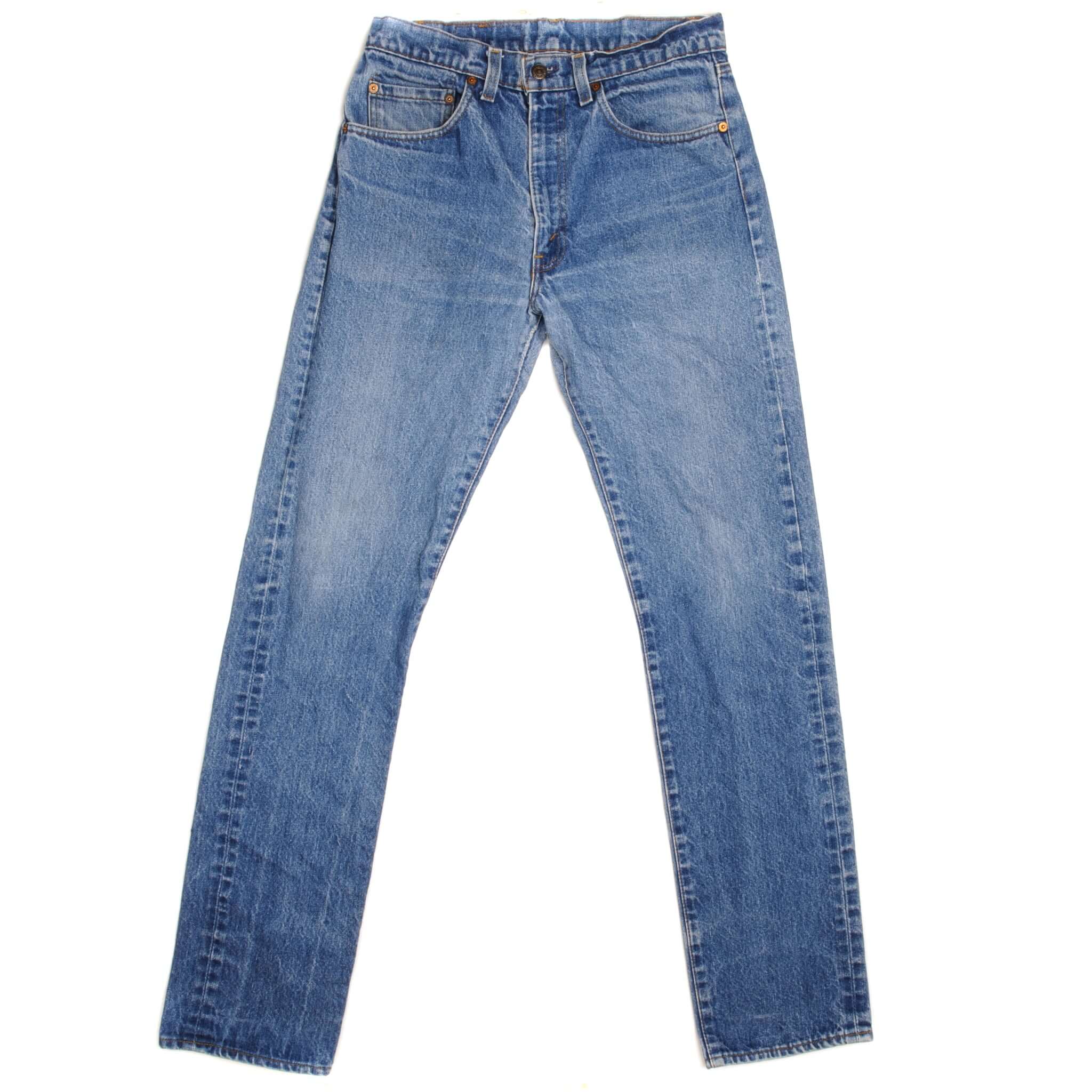 Beautiful Indigo Levis 505 Jeans Made in USA with a medium blue wash and a nice contrast between medium and light blue.  Size on Tag 32X34  ACTUAL SIZE 31X34  Back Button #552