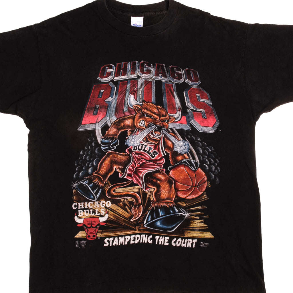 Vintage NBA Chicago Bulls Stampeding the Court Salem Sportswear Tee Shirt 1990's Size XLarge Made In USA With Single Stitch Sleeves.