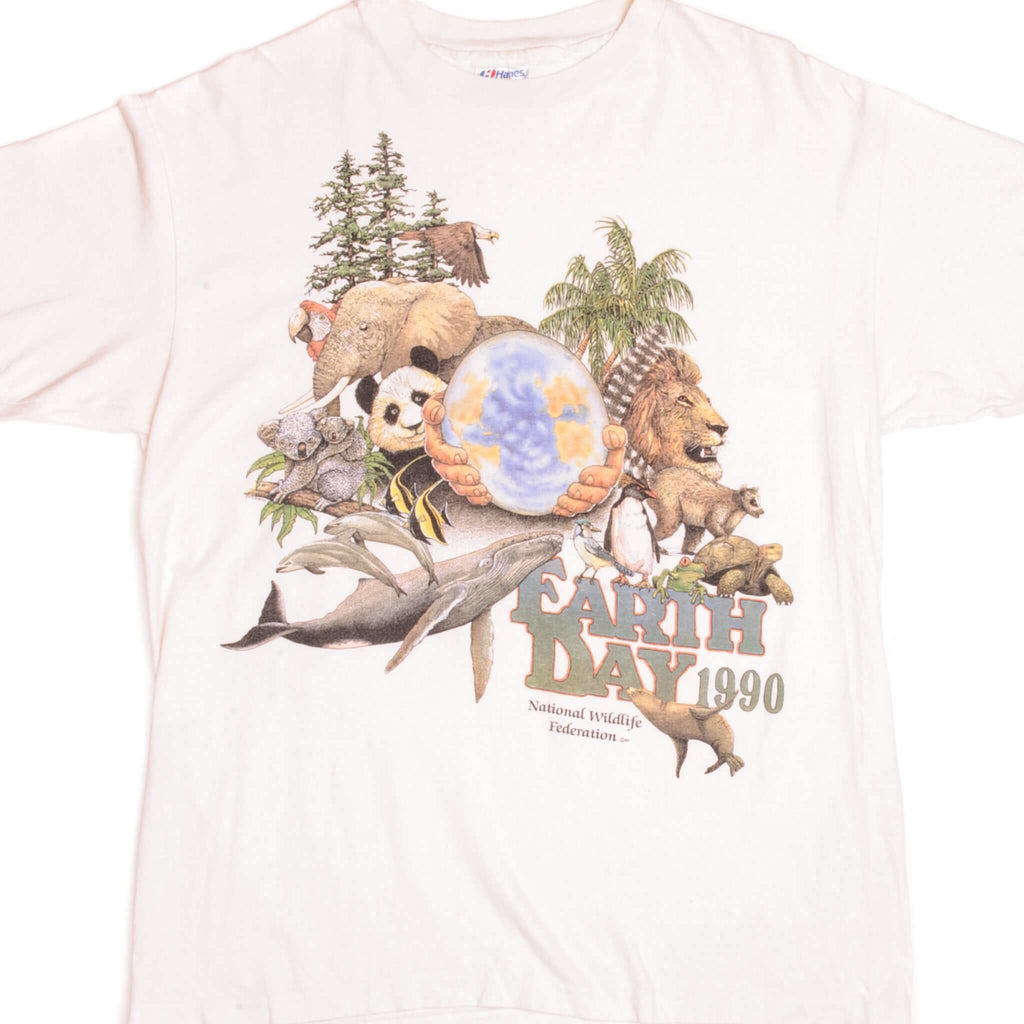 Vintage Animal Print Earth Day National Wildlife Federation Hanes Tee Shirt 1990 Size Large Made In USA with single stitches sleeves.