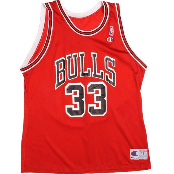 Vintage Champion NBA Chicago Bulls Jersey embroidered Scottie Pippen number 33, from the 1990s Size XL