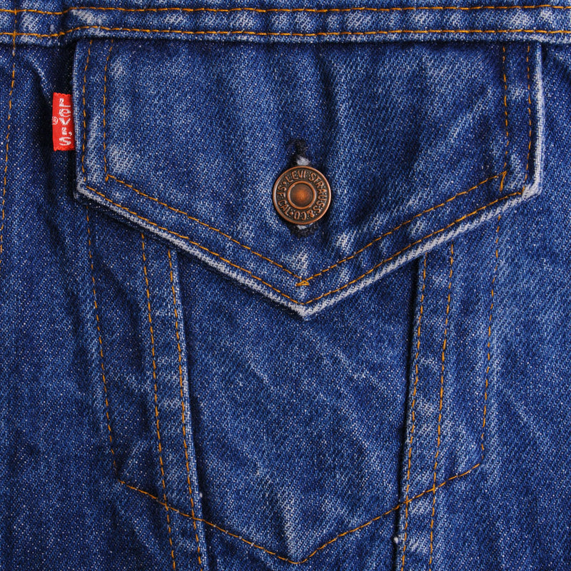 Beautiful Levis Jacket 2 pockets single stitch Made in USA.