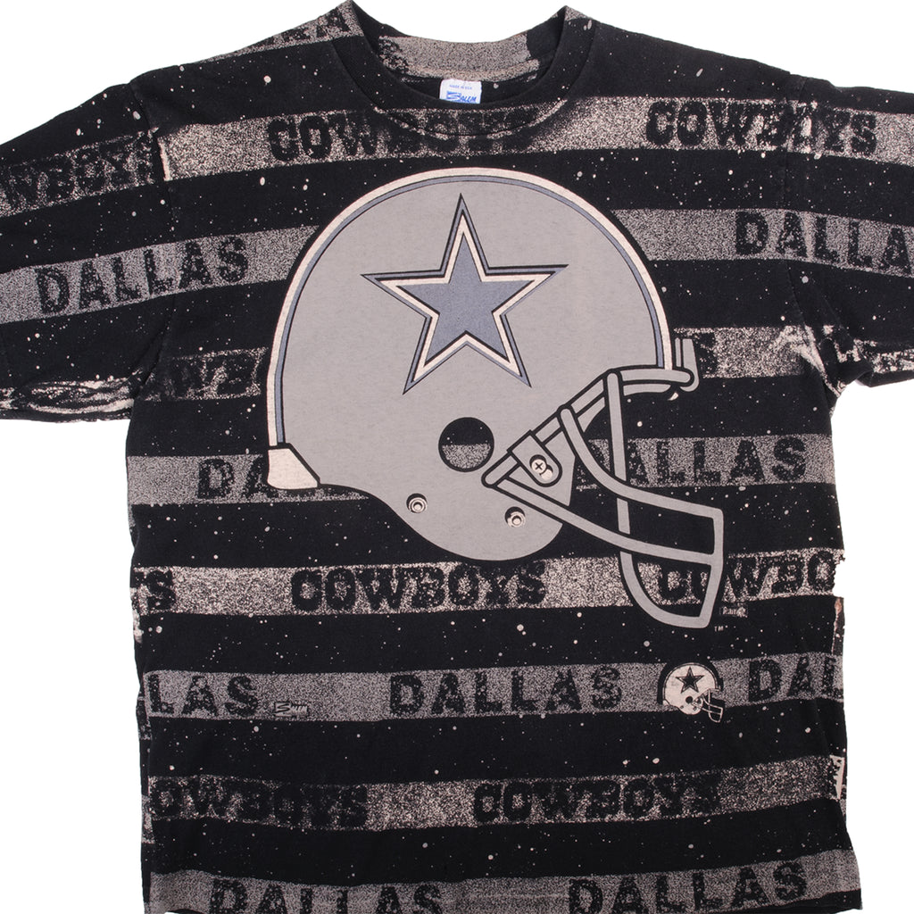 Vintage All Over Print NFL Dallas Cowboys Salem Sportswear Tee Shirt 1997 Size XLarge Made In USA with single stitch sleeves.