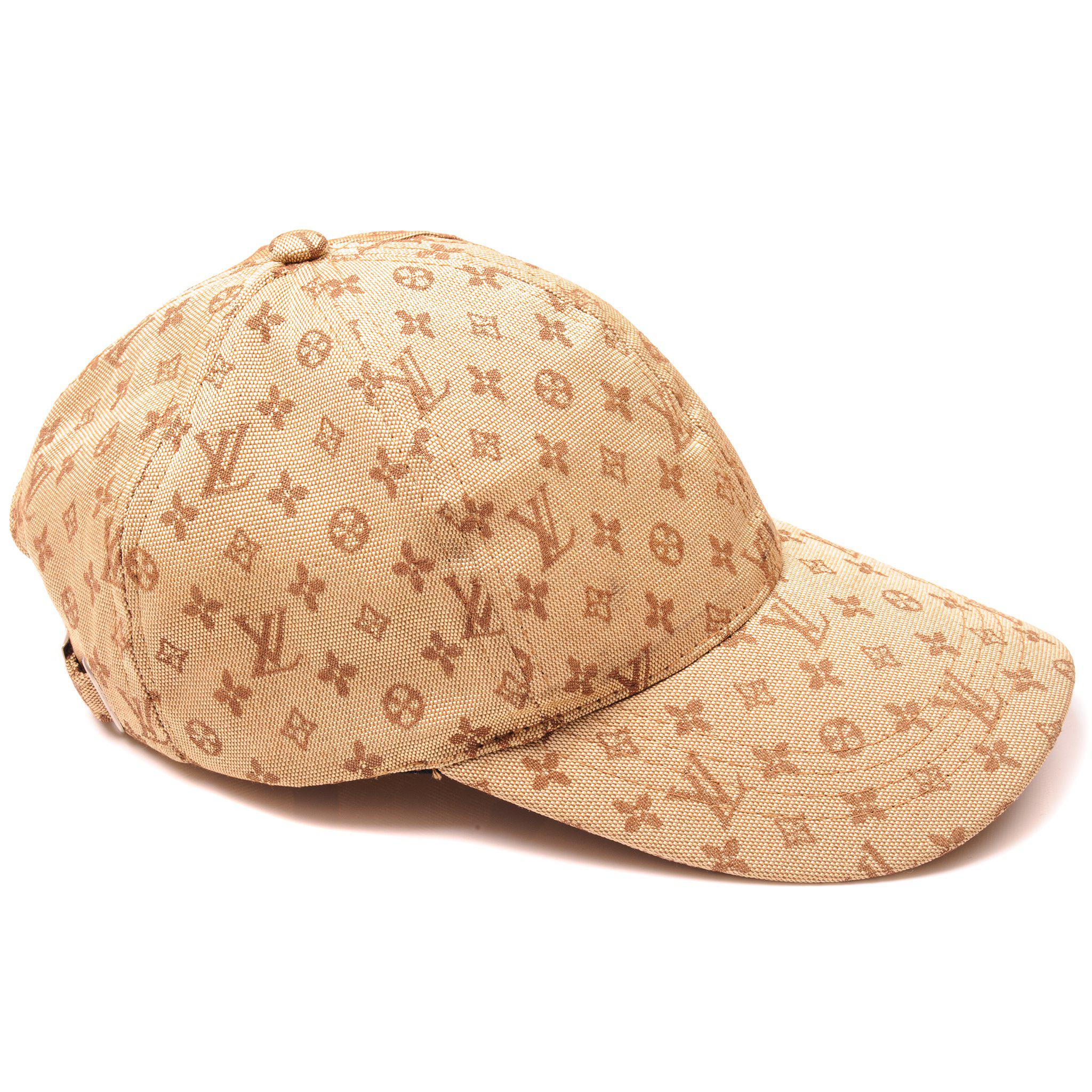 Louis Vuitton Hat White - 9 For Sale on 1stDibs