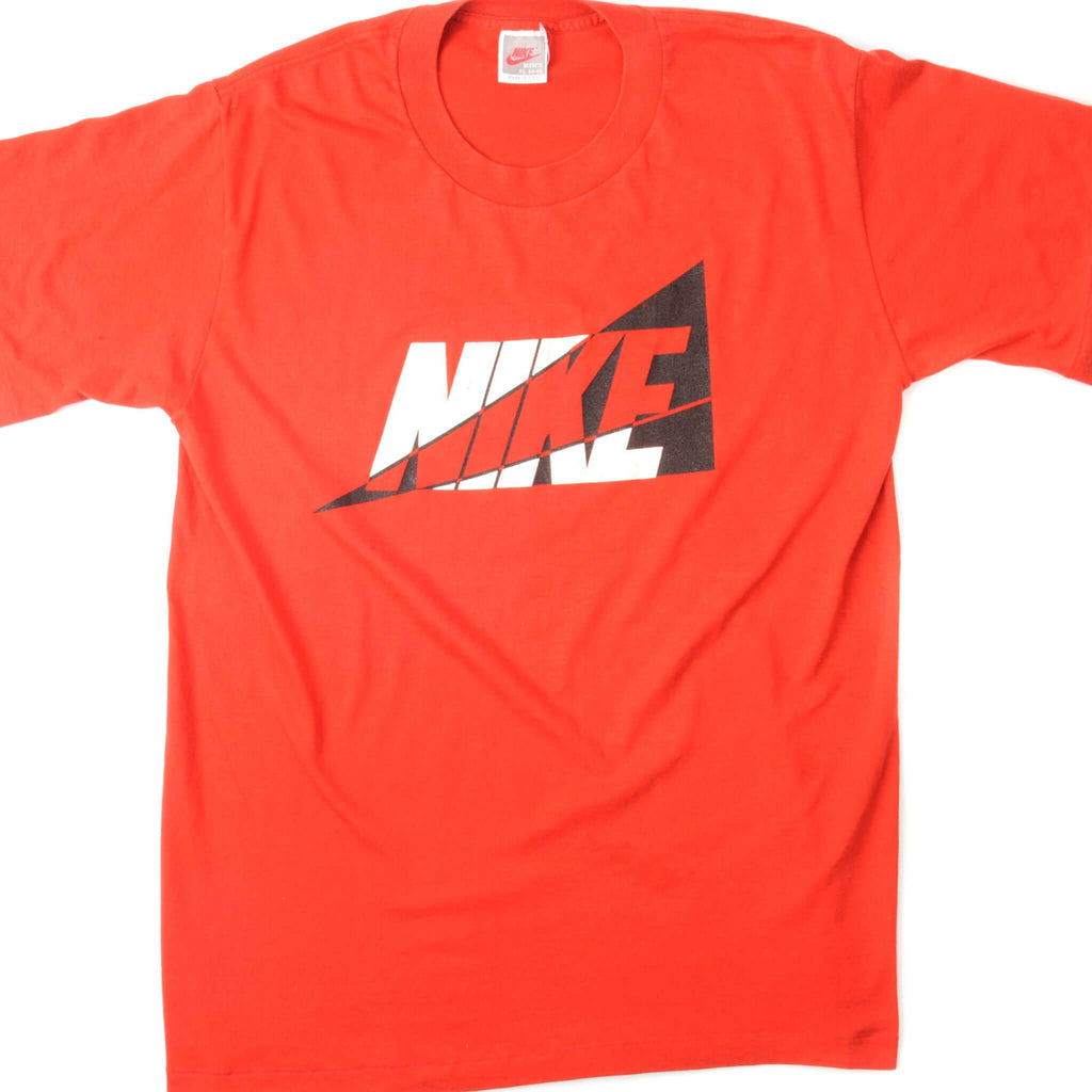 VINTAGE NIKE TEE SHIRT SIZE MEDIUM MADE IN USA 1987-1992