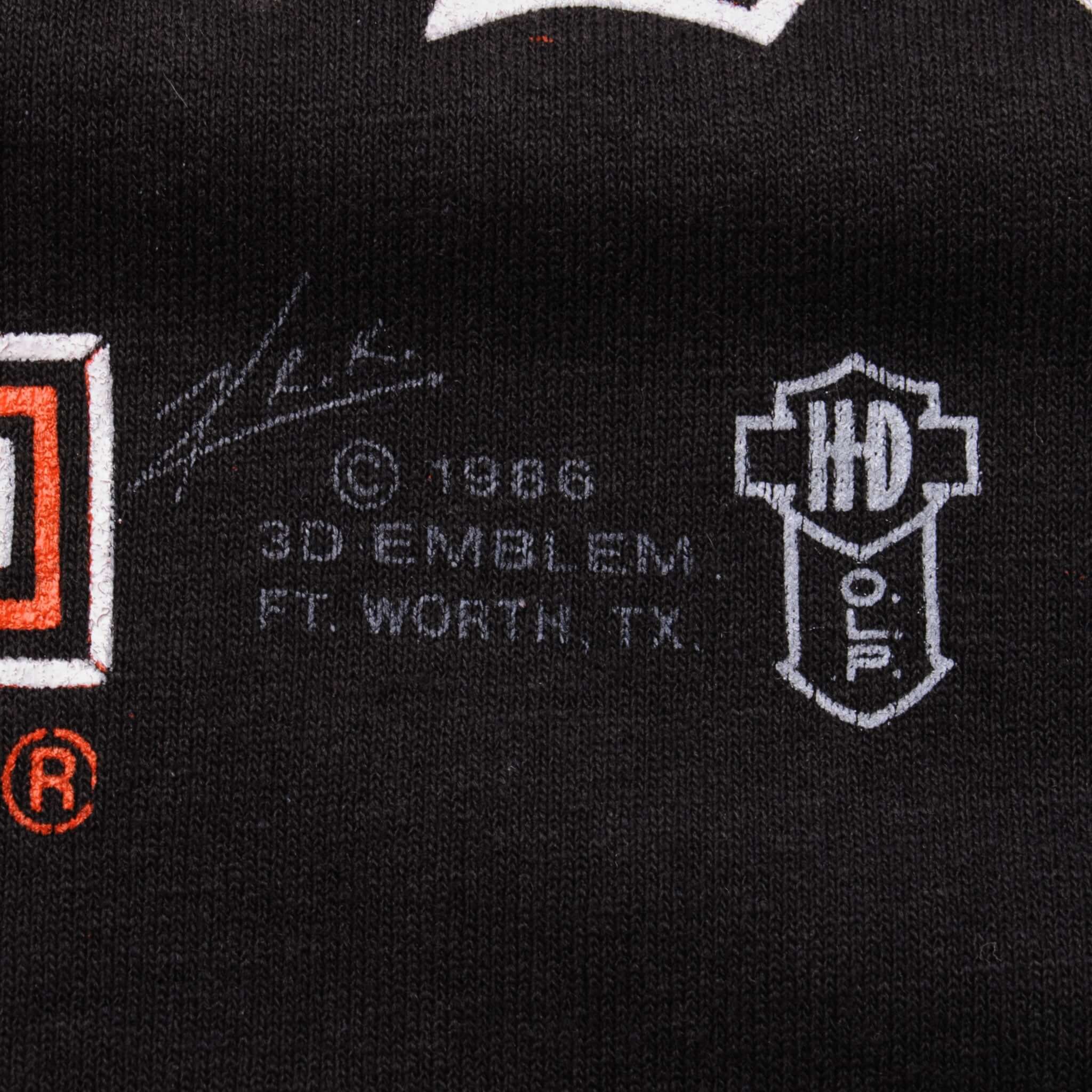 Vintage Harley Davidson 1986 Tee Shirt Size Large Made In USA With Single Stitch Sleeves. 3D Emblem