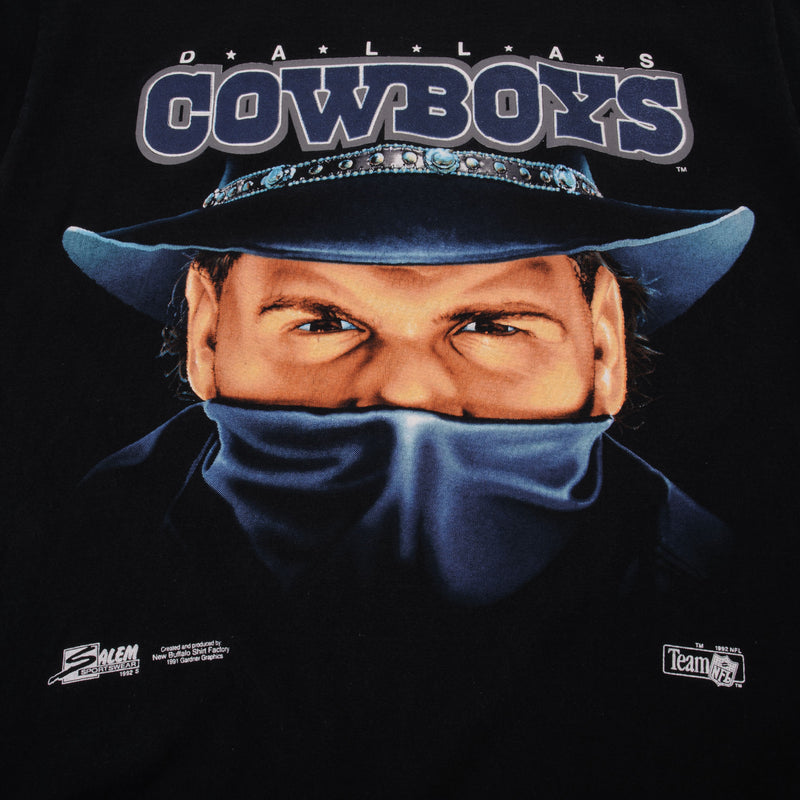 Vintage NFL Dallas Cowboys Salem Sportswear Tee Shirt 1992 Size Small Made In USA with single stitch sleeves.