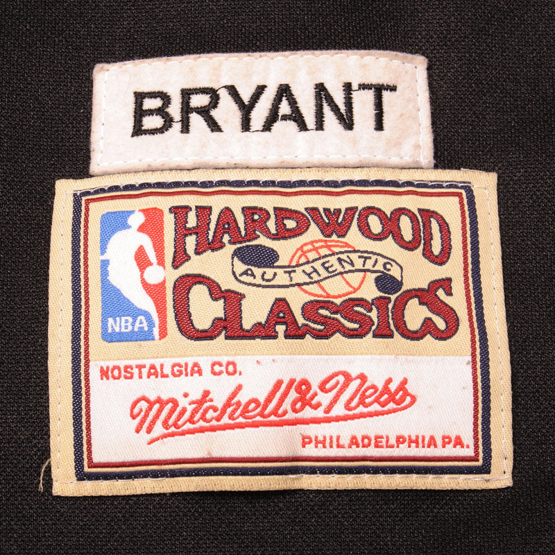 Vintage Hardwood Classics NBA Lakers #24 Bryant Jersey size 2XLarge.