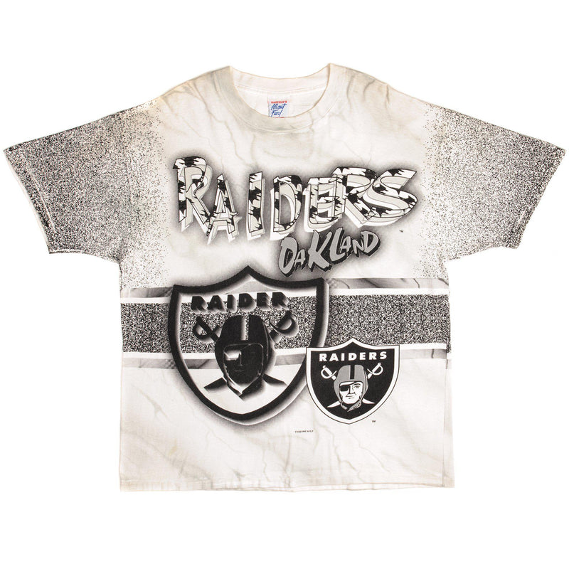 Vintage NFL Oakland Raiders Tee Shirt 1995 Size XL With Single Stitch Sleeves.