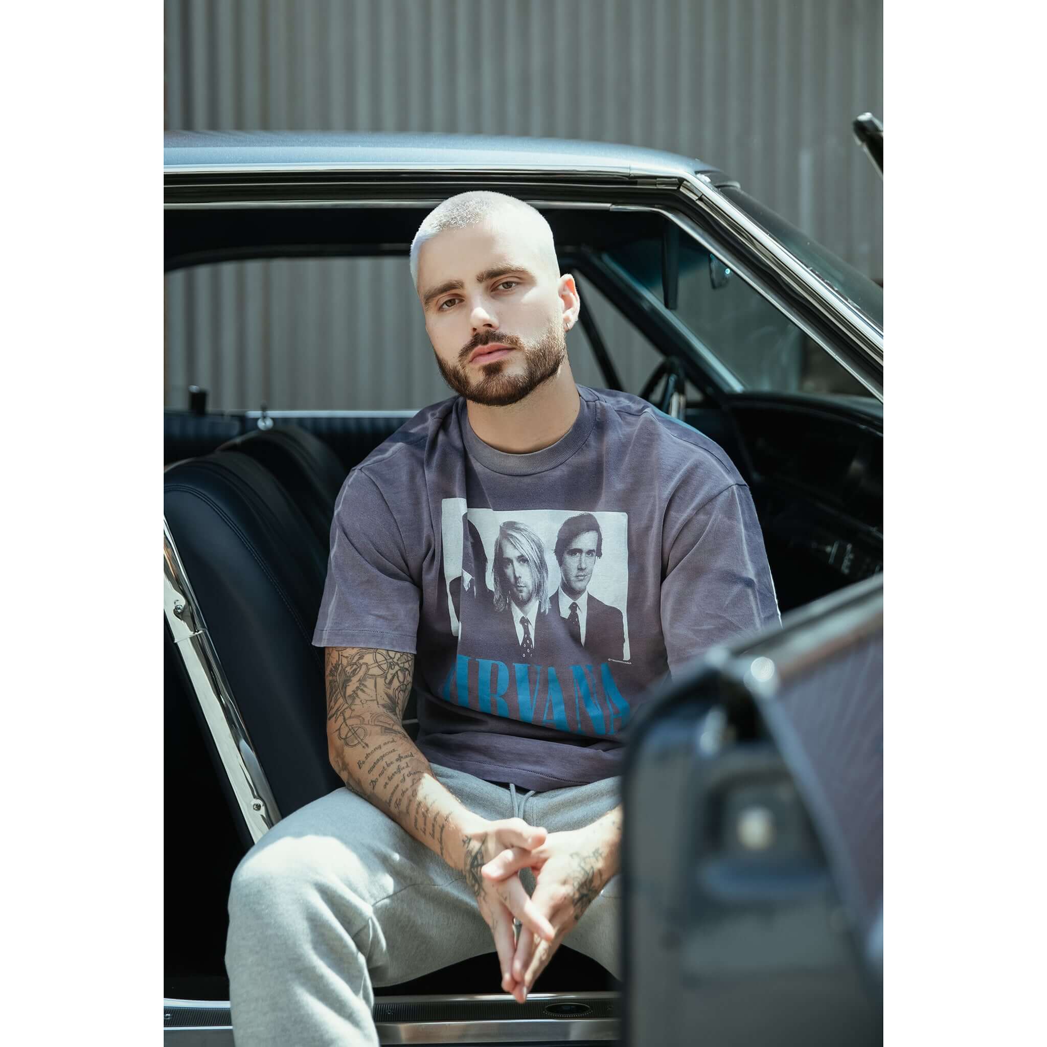 VINTAGE NIRVANA TEE SHIRT 1993 SIZE XL MADE IN USA WITH SINGLE STITCH SLEEVES.