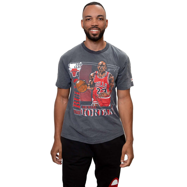 VINTAGE NBA CHICAGO BULLS MICHAEL JORDAN #23 TEE SHIRT SIZE LARGE MADE IN USA
